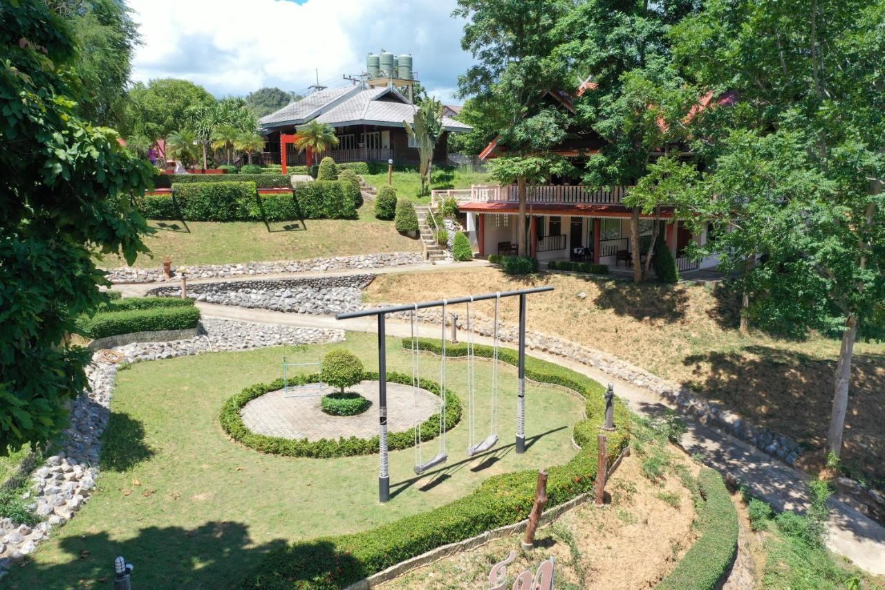 Baanpufa Resort Sai Yok Exteriör bild